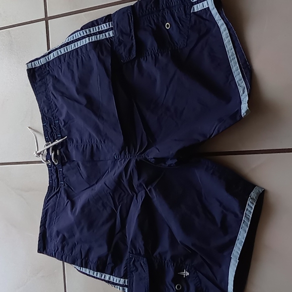 Boca Classics Men's Swim Trunks w Inside Lining n Side Pockets w Velcro Enclosur - Picture 2 of 10